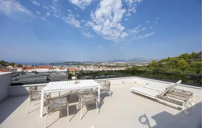 Balkon ili terasa u objektu Stunning Apartment In Split With House Sea View