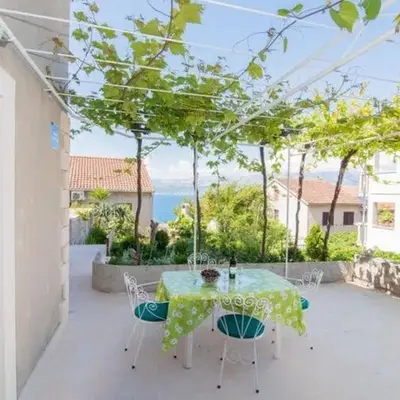 Studio apartment with terrace sea view