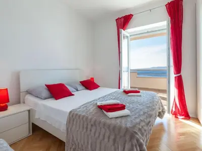Krevet ili kreveti u jedinici u objektu Apartments Nena ST - Two Bedroom Apartment with Terrace and Sea View A3
