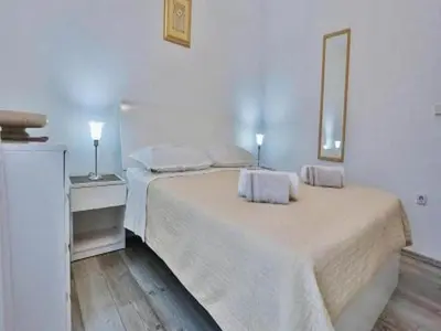 Krevet ili kreveti u jedinici u objektu Apartments Lenka - One Bedroom Apartment with Balcony and Center View A3