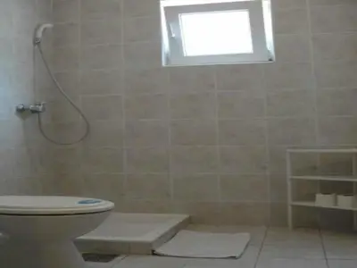 Kupaonica u objektu Apartments Boguvila - One-Bedroom Apartment with Terrace A3 - ST