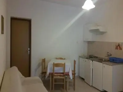 Kuhinja ili čajna kuhinja u objektu Apartments Boguvila - One-Bedroom Apartment with Terrace A3 - ST