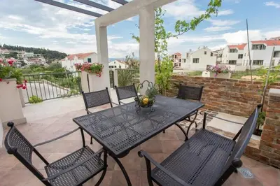 Balkon ili terasa u objektu Villa Suzy Lux- Duplex Two Bedroom Villa with Swimming Pool and Sea View