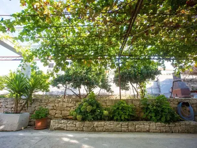 Vrt u objektu Apartments Lenka - One Bedroom Apartment with Balcony and garden View A2