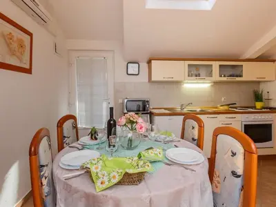 Kuhinja ili čajna kuhinja u objektu Apartments Roda - Standard One Bedroom Apartment with Terrace Helena - ST