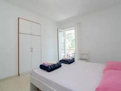 Krevet ili kreveti u jedinici u objektu Apartments Boguvila - Two-Bedroom Standard Apartment with Terrace A6 - ST