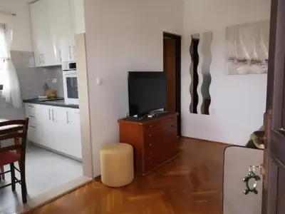 Kuhinja ili čajna kuhinja u objektu Apartments Natasa- One Bedroom Apartment with Balcony A1 - ST