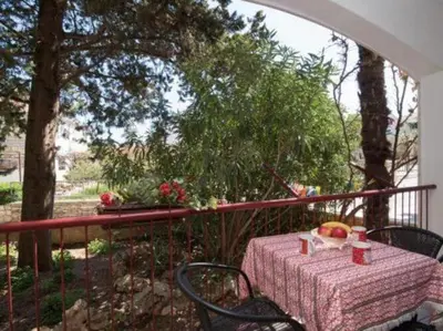 Vrt u objektu Apartments Boguvila - Two-Bedroom Basic Apartment with Terrace A1 - ST