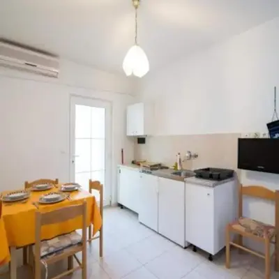 Apartments Boguvila - Two-Bedroom Family Apartment with Terrace A2 - ST