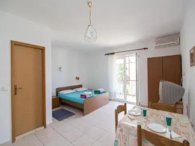 Krevet ili kreveti u jedinici u objektu Apartments Boguvila - Studio with Terrace A4 - ST