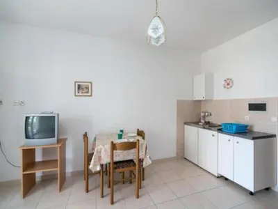 Kuhinja ili čajna kuhinja u objektu Apartments Boguvila - Studio with Terrace A4 - ST