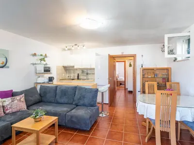 Kuhinja ili čajna kuhinja u objektu Apartment Zara - Two Bedroom Apartment with Balcony - ST