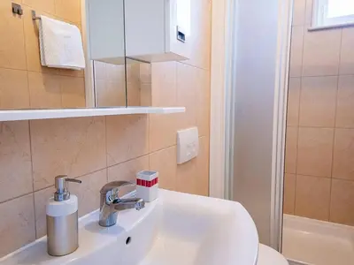 Kupaonica u objektu Apartments Magdalena - Standard Apartment with Terrace and Sea View A2