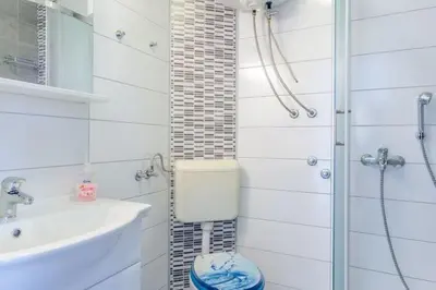 Kupaonica u objektu Villa Stella - Two Bedroom Apartment with Terrace and Sea View Stella
