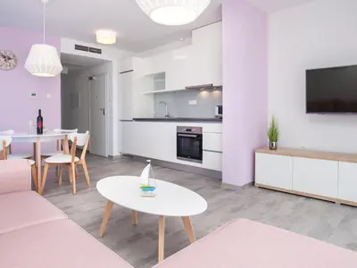Kuhinja ili čajna kuhinja u objektu Apartments Dva Galeba - One Bedroom Apartment with Terrace 102