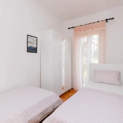Apartments Marti - Four Bedroom Apartment with Terrace and Sea View - ST