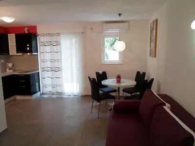 Kuhinja ili čajna kuhinja u objektu House Karlo Apartments - One-Bedroom Apartment with Balcony A4