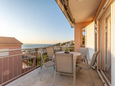 Balkon ili terasa u objektu Apartments Palma - Two Bedroom Apartment with Balcony and Sea View Veliki