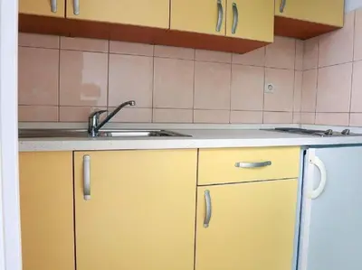 Kuhinja ili čajna kuhinja u objektu Apartments Pezo - Studio Apartment with Sea View