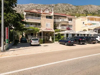 Pogled na planine ili pogled na planine iz apartmana