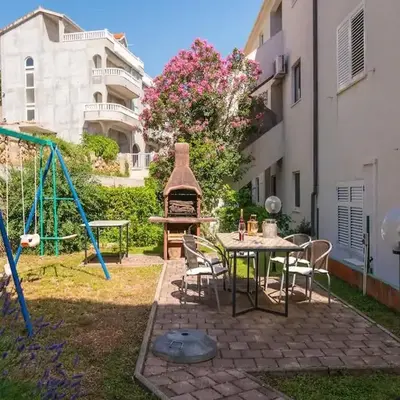 Apartment Tomas with balcony and sea view