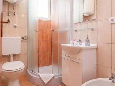 Kupaonica u objektu Apartments Island Beat - Two Bedroom Apartment with Balcony A9 prizemlje ST