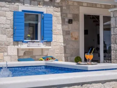 Bazen u objektu Villa Blue Sky - Three Bedroom Villa with Pool ili u blizini