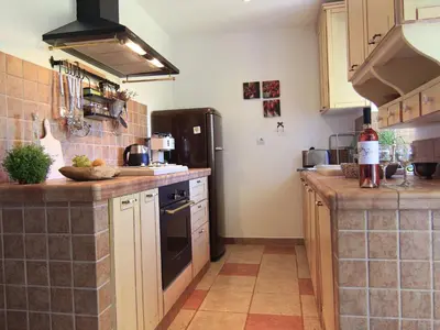 Kuhinja ili čajna kuhinja u objektu Villa Dol-Three Bedroom Villa with Pool