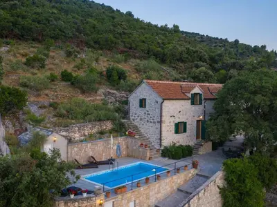 Bazen u objektu Villa Dol-Three Bedroom Villa with Pool ili u blizini