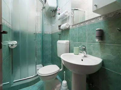 Kupaonica u objektu Apartments Tomas - Four Bedroom Apartment with Balcony A4