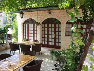 Tlocrt objekta Apartments Paloc - Bungalow with Garden view