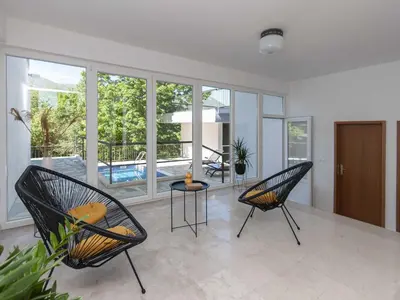Bazen u objektu Villa Green Castle - Five bedroom villa with swimming pool ili u blizini