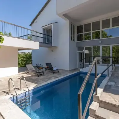 Villa Green Castle - Five bedroom villa with swimming pool