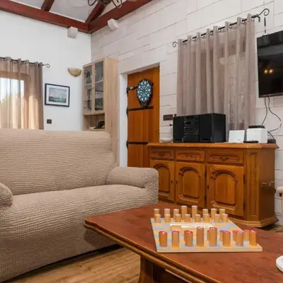 4 bedroom villa with swimming pool