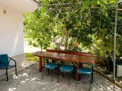 Vrt u objektu Apartments Bandalo - One Bedroom Apartment with Balcony