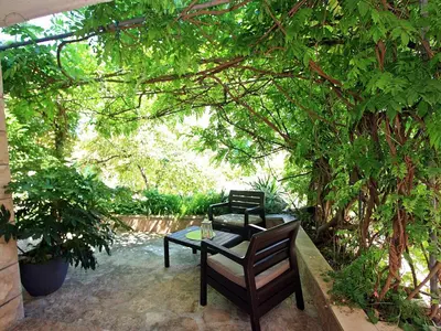 Vrt u objektu Apartment Zorica - One Bedroom Apartment with Terrace ST