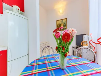 Kuhinja ili čajna kuhinja u objektu Apartments Ivo - Comfort One bedroom apartment with terrace and sea view A3