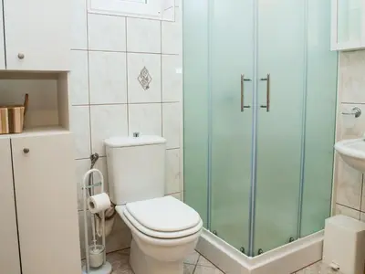 Kupaonica u objektu Lozna Apartment