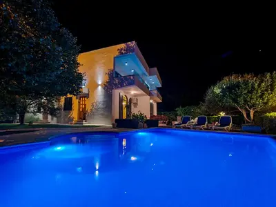 Bazen u objektu Apartments Lovic ili u blizini