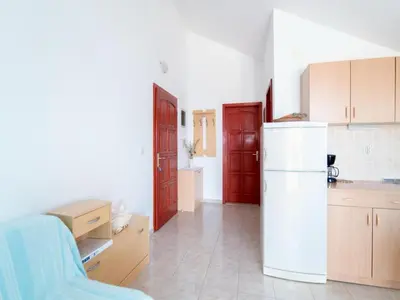Kuhinja ili čajna kuhinja u objektu Apartments Ana & Bogdan - One Bedroom Apartment with Balcony and Sea View A2 ST