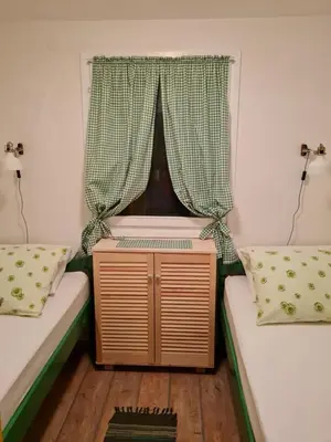 Krevet ili kreveti u jedinici u objektu Charismatic Garden Cottage with Sea View