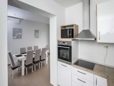 Kuhinja ili čajna kuhinja u objektu Apartment Villa Andelka with Swimming Pool