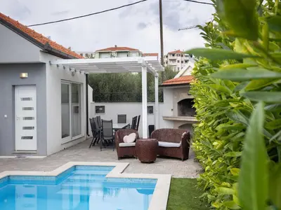 Bazen u objektu Apartment Villa Andelka with Swimming Pool ili u blizini