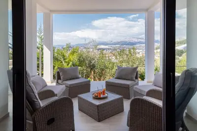 Pogled na planine ili pogled na planine iz apartmana