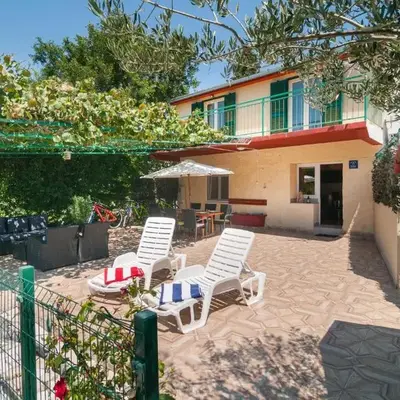 Four-Bedroom Holiday Home Kucice With A Fireplace 09