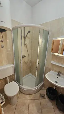 Kupaonica u objektu Apartmani Brela 3