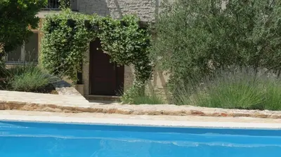 Bazen u objektu Vila Familia Hvar ili u blizini