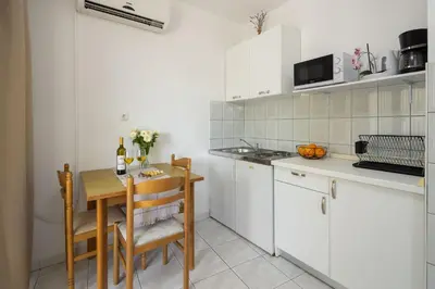 Kuhinja ili čajna kuhinja u objektu Apartments PERIC