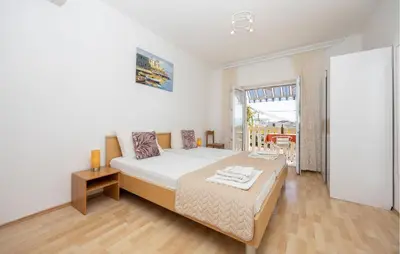 Krevet ili kreveti u jedinici u objektu 2 Bedroom Awesome Apartment In Dugi Rat