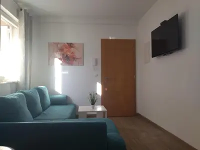 TV i/ili zabavni centar u objektu Bol Studio Center